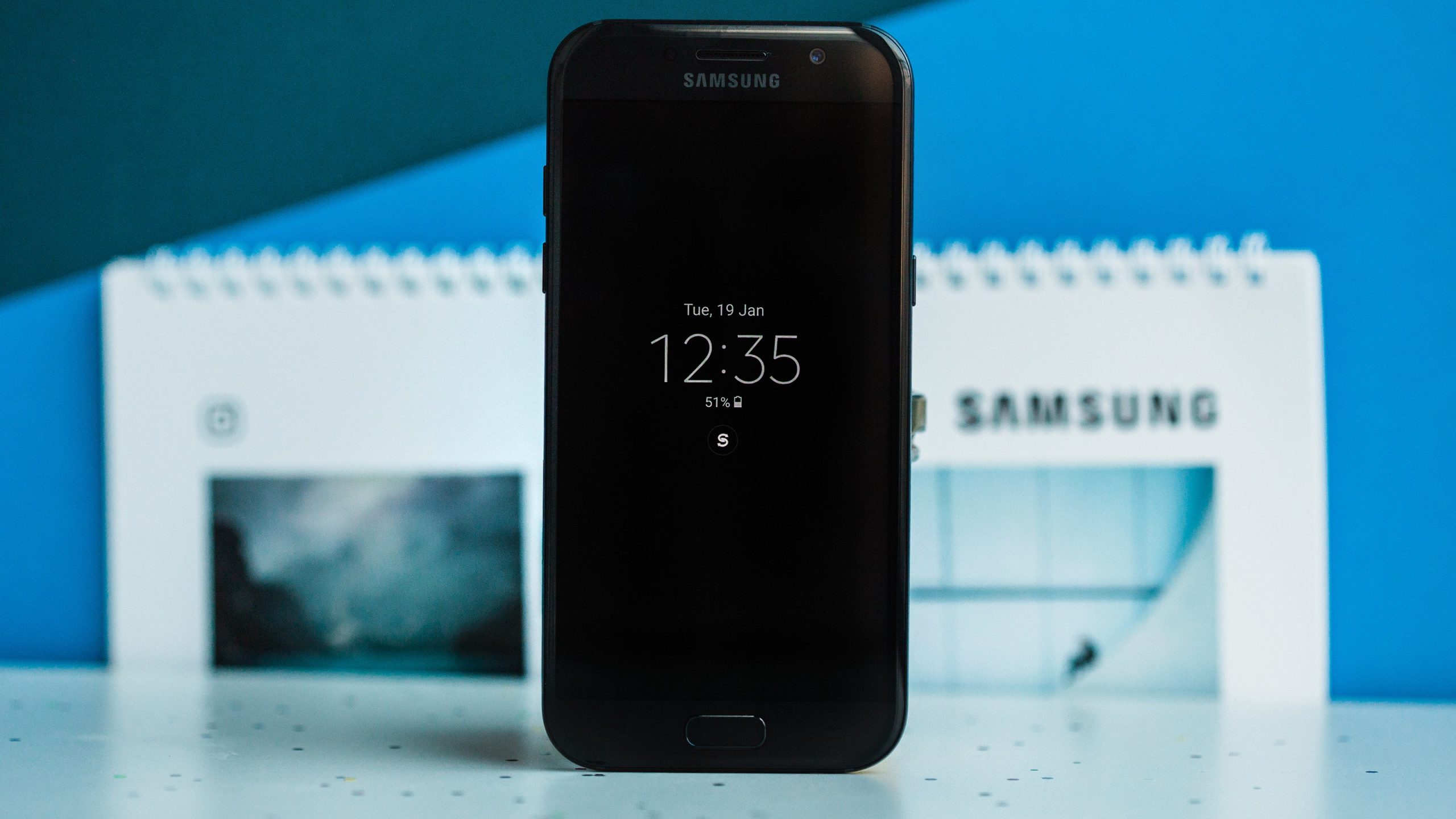 Samsung Galaxy A5 (2017) vs Galaxy S7: hva er den beste saken?