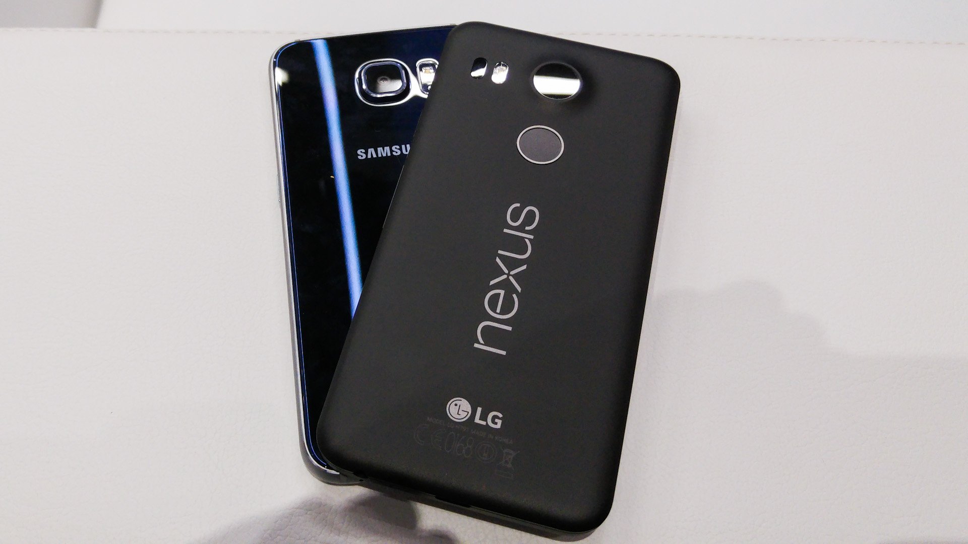 Sammenligning av Nexus 5X vs Samsung Galaxy S6